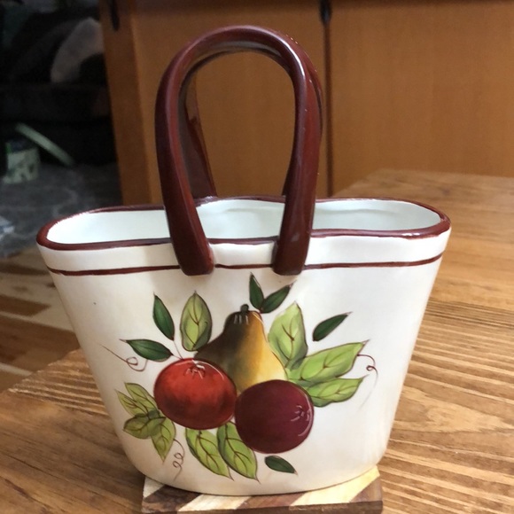 Ceramic basket - Picture 2 of 3